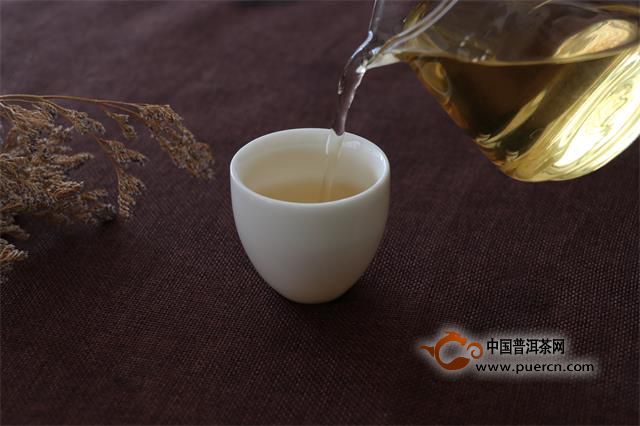 普洱茶二春茶的优点及其含义：什么时候出现，什么是二春茶？