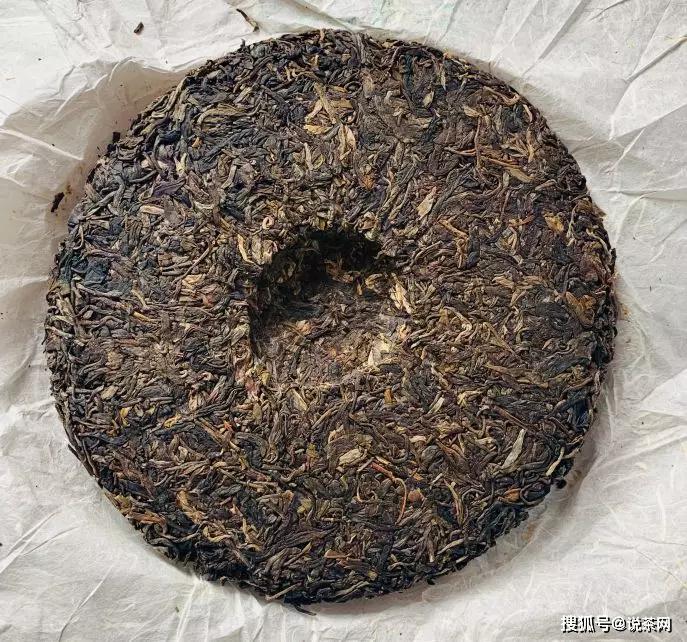 布朗一号普洱茶七星2007饼：价格，年份与品质对比