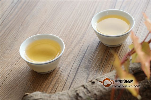 芦山普洱茶：源自大自然的纯净韵味，历经时间的磨砺与沉淀