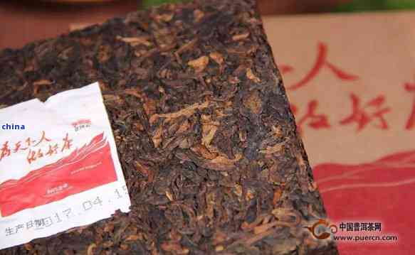 老同志普洱方砖茶200克：品质、制作工艺与冲泡方法的全面解析