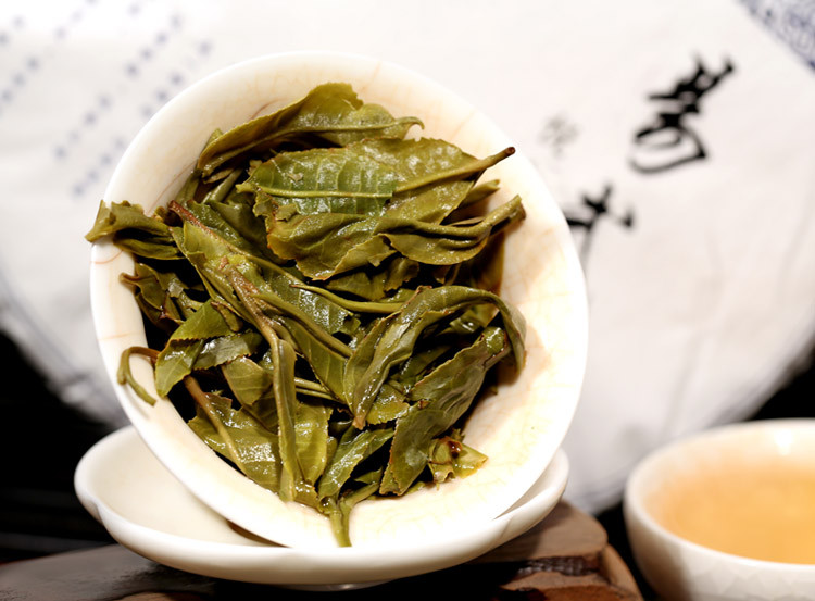 纯正云南大叶种新益号普洱茶生茶：古树韵味，纯净本色