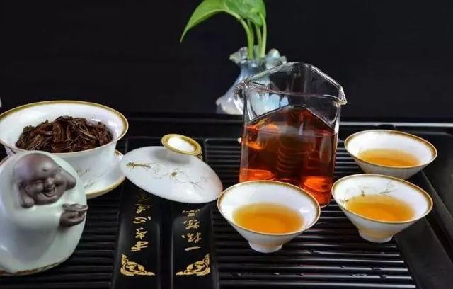 云南七彩雀普洱茶2018:品鉴独特风味，感受茶文化魅力