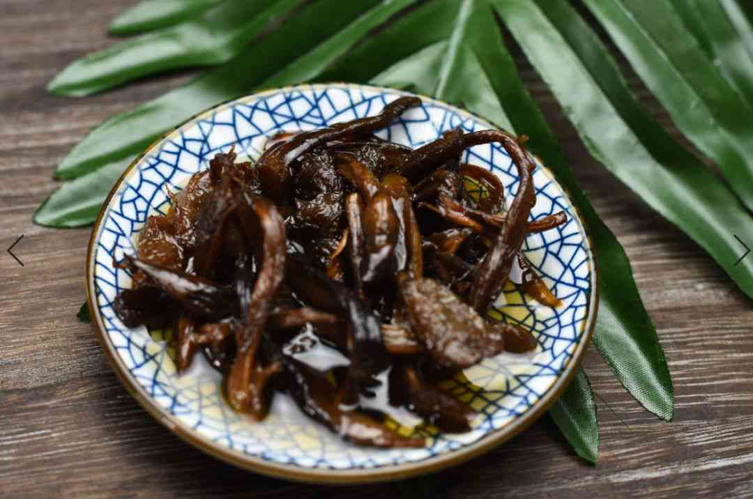 新 普洱茶与鸡枞菌的独特搭配：一场味蕾的奇妙之旅