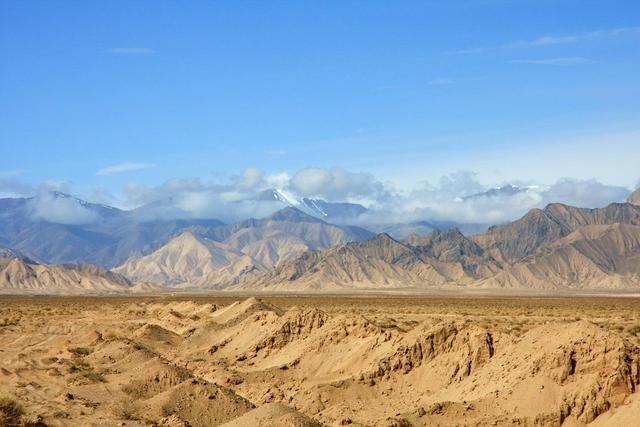 昆仑山玉珠峰与玉虚峰的区别：地理特征及景色对比