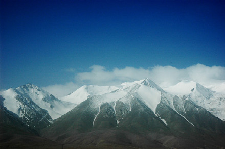 昆仑山玉珠峰与玉虚峰：两大主峰的关联及其区别解析