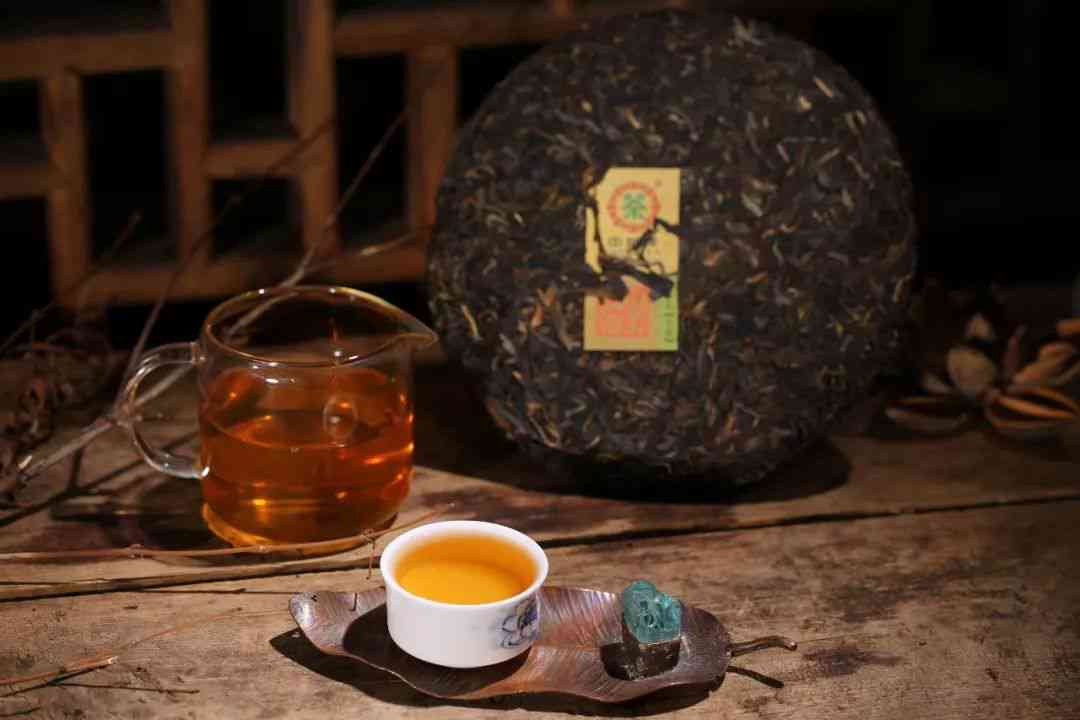 探索布朗山普洱茶：品评、鉴别以及其独特的茶色特征