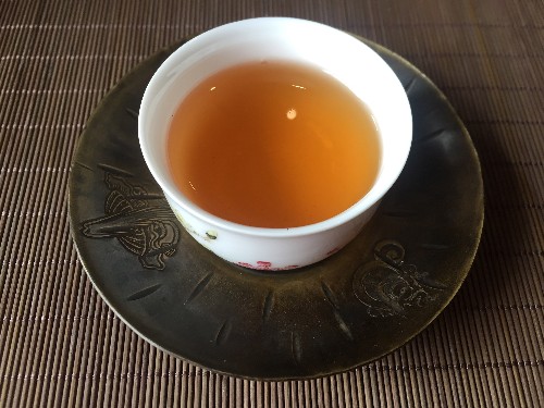 普洱茶中期茶的划分标准及年份参考：了解其品质和风味的关键时期