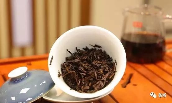 成都茶馆茶叶品质、品种与价格一览：如何挑选最适合您口味的茶叶？