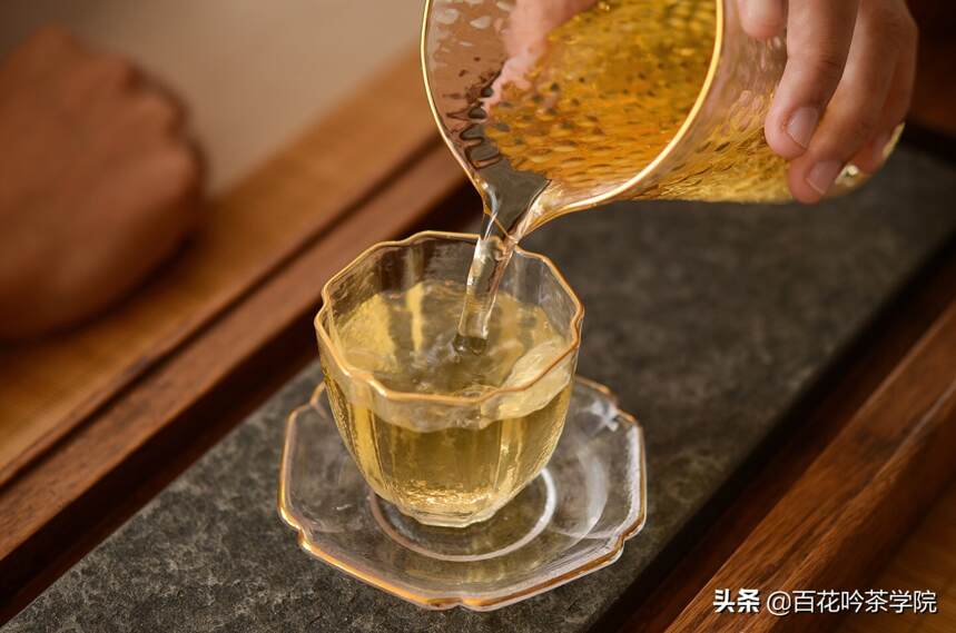 日春普洱茶怎么泡好喝：掌握四个步骤，让新茶更香更好喝！