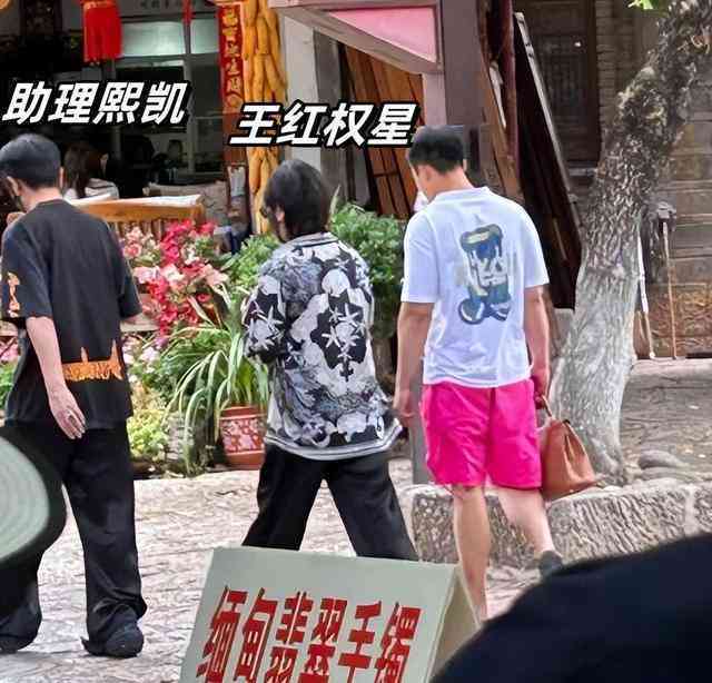 云南翡翠市场：品种丰富，价格实惠，你想知道的都在这里！