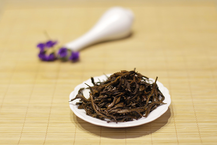 紫茶普洱茶白茶古村茶