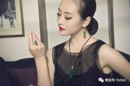 女生，究竟戴翡翠好还是戴天珠好？翡翠与天珠的比较选择