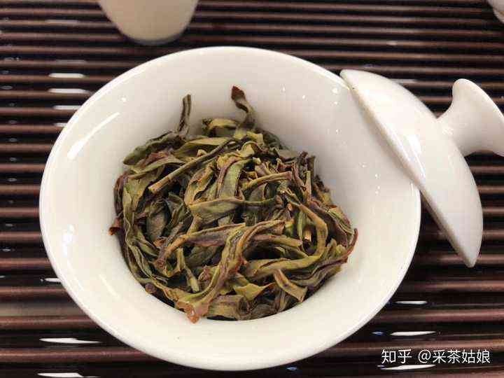 普洱茶与凤凰茶：口感对比及各自特点，哪个更适合你的口味？