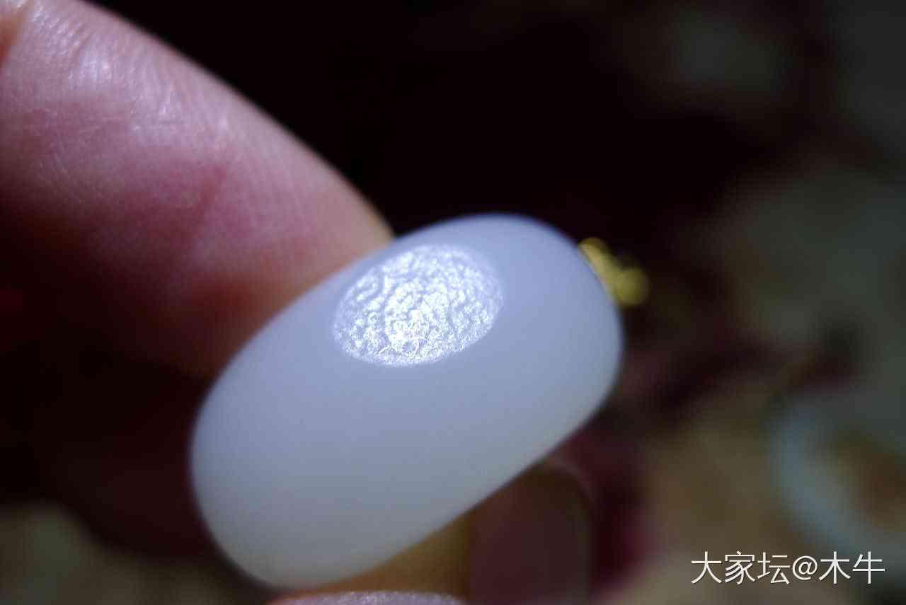 河磨玉清洗方法：用水泡是否可行？如何正确清洗河磨玉？