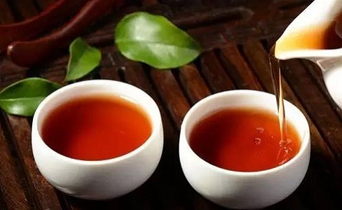 普洱茶对牙龈肿痛的影响及预防措：原因、解决方法和喝茶时的注意事项