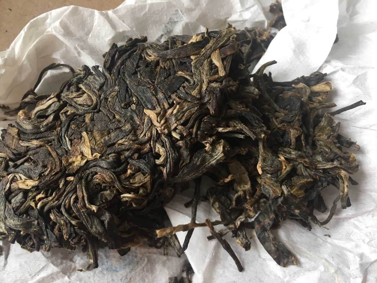 普洱茶里面绿色的东西是什么？