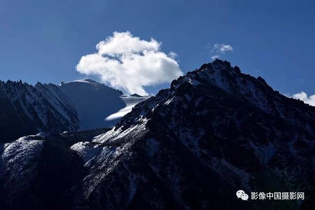 昆仑翠天山：探寻泥石流背后的绿色奇观与自然奥秘