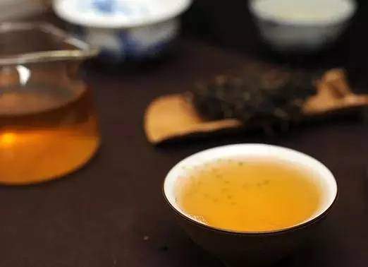 新普洱熟茶中黄色成分揭示了什么茶叶特性？