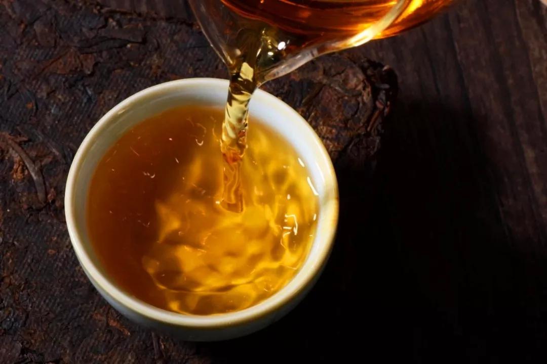 揭露普洱茶行业的秘密：生茶、老茶的真假鉴别攻略