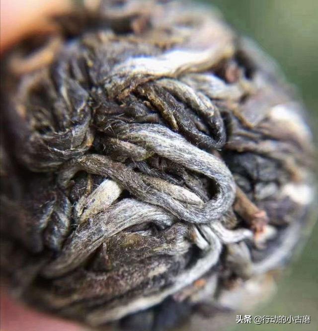 全方位指南：如何冲泡普洱茶生茶龙珠，让您品尝出口感与风味