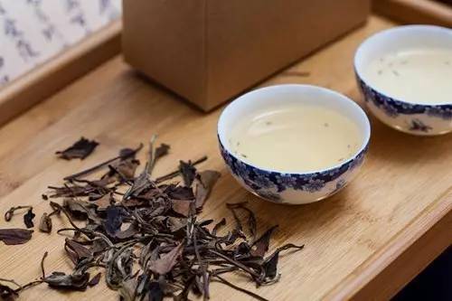 傣族特产普洱茶：了解不同种类的茶叶及其特点