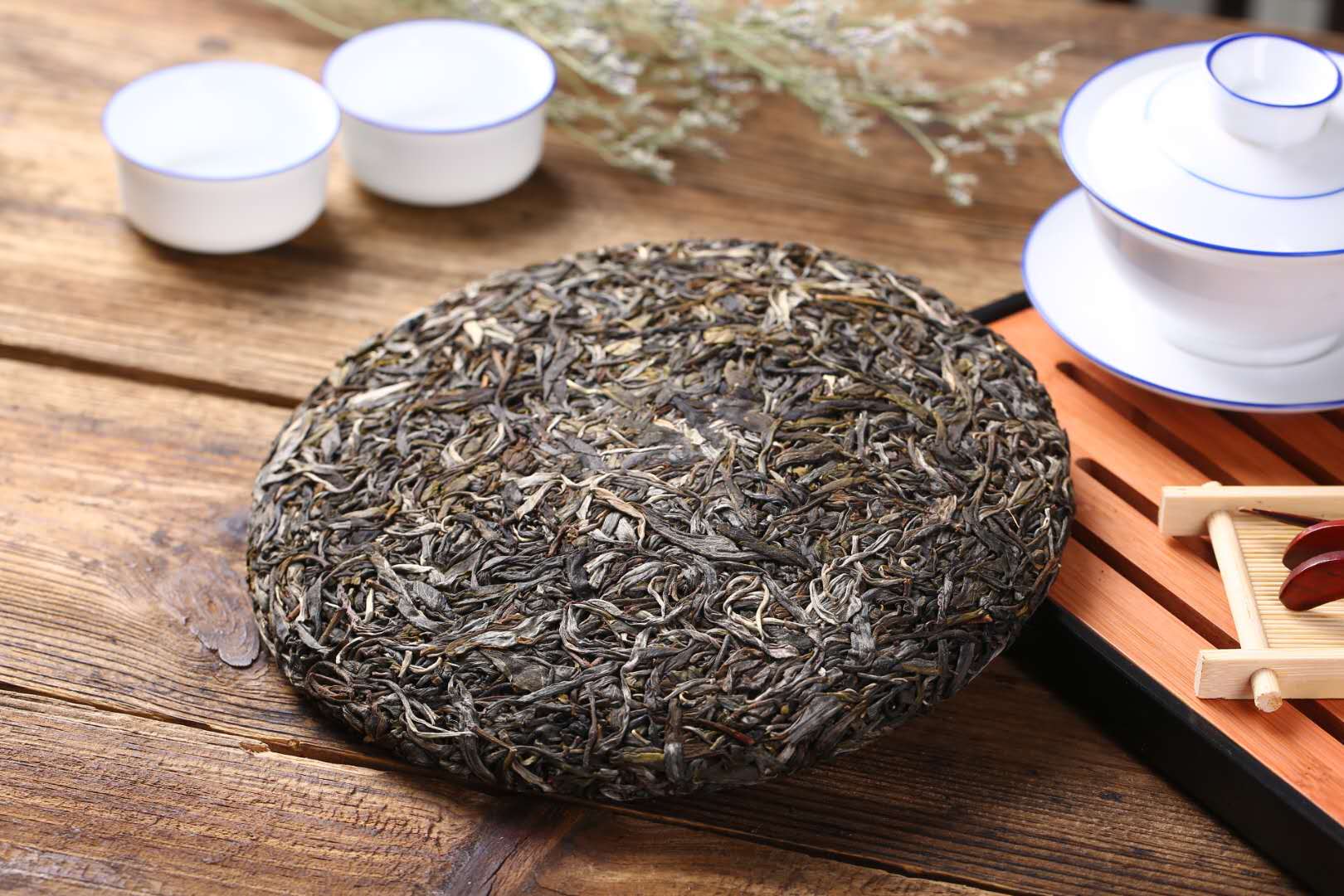 普洱茶御茶双饼-一种具有悠久历的珍贵茶叶