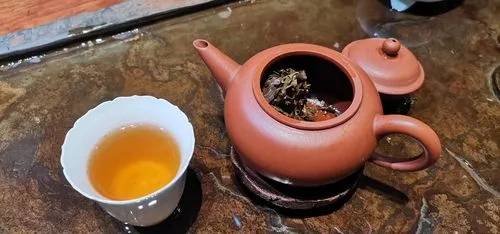 陈年普洱茶怎么煮茶喝好喝：冲泡方法与注意事项