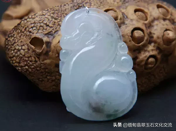 翡翠的次生色是什么颜色？有哪些不属于翡翠的次生色？