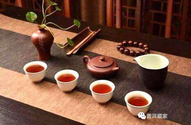 如何在茶楼中品尝优质普洱茶：泡法与技巧