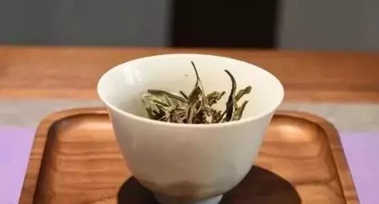 白茶喝着像普洱茶的味道