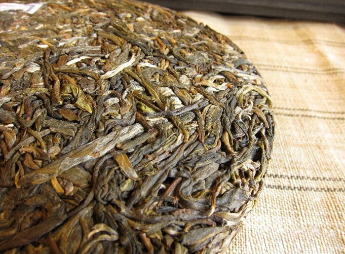 新 普洱茶饼市场分析：大树品种的价值与投资潜力