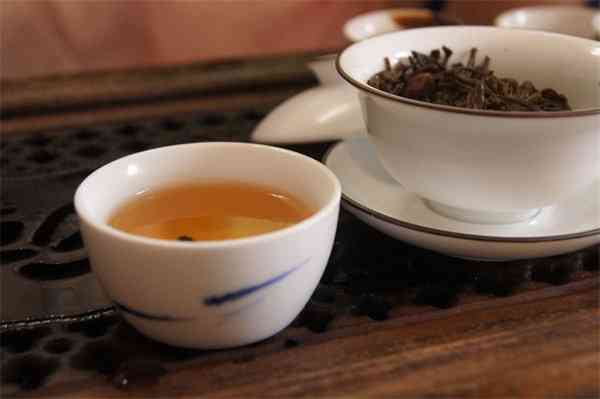 能闷泡的普洱茶是什么茶叶品种：探究普洱茶中适合闷泡的茶叶品种