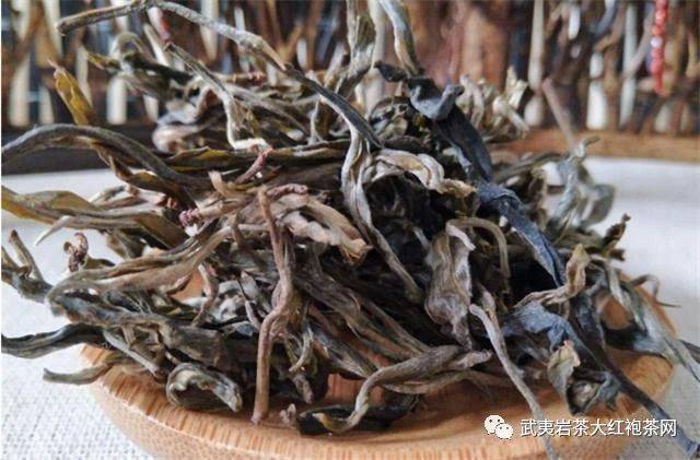 探究茶梗多的普洱茶为何具有甜味，以及它对茶叶品质和口感的影响