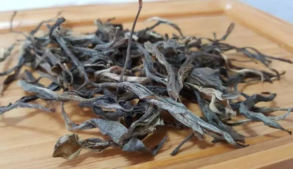 普洱茶茶梗多好吗？普洱茶茶梗的好处和影响是什么？