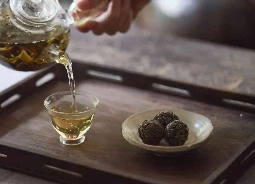 普洱茶：品鉴与饮用的完美结合 - 如何品尝酸甜普洱茶并了解其独特魅力