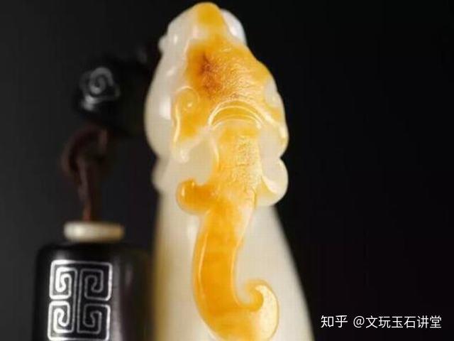 如何清洗和田玉新料子？用清水起碱是否正常？了解全面清洗方法及注意事项