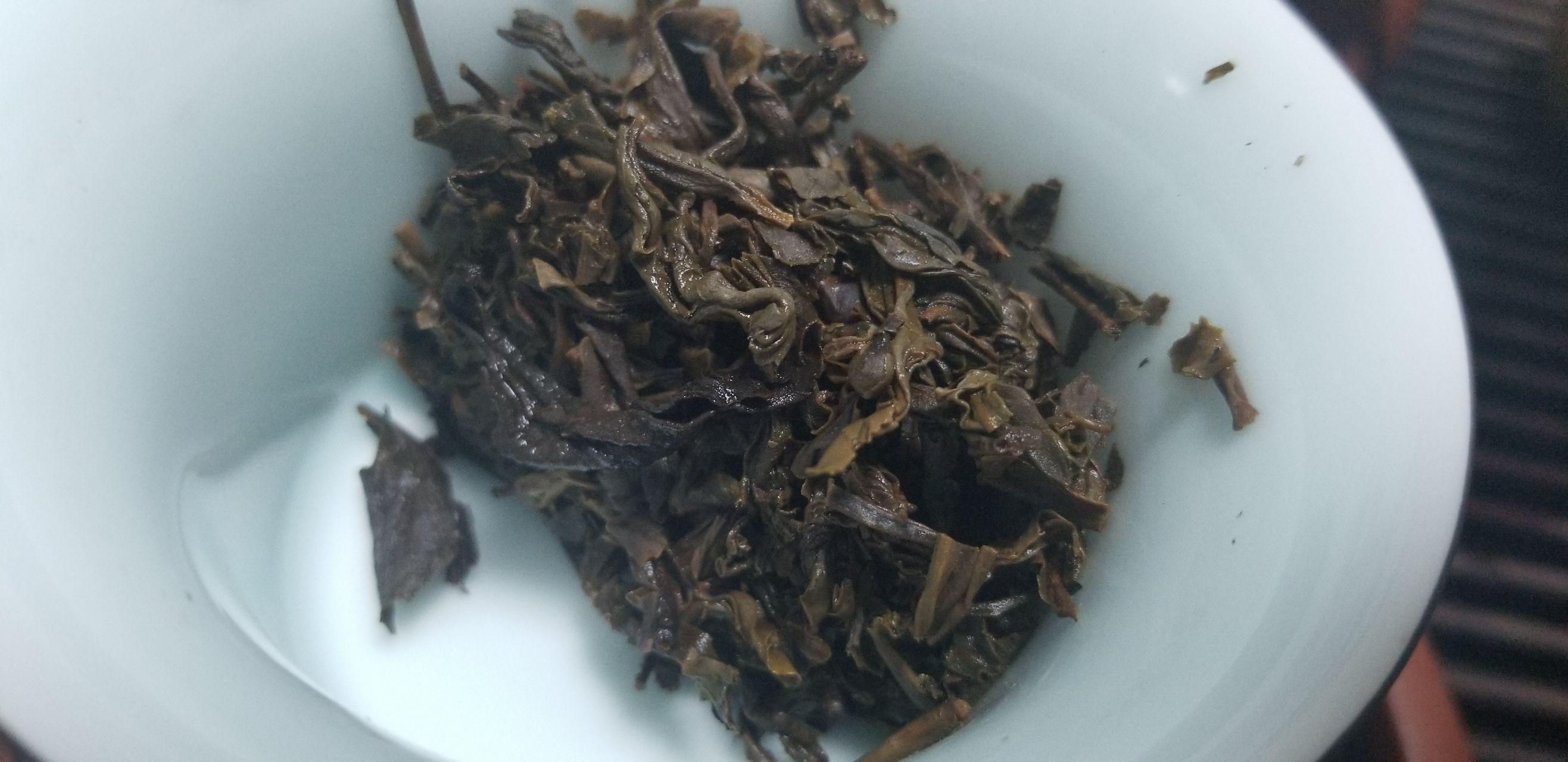 普洱茶饼生熟选择：哪个更好？