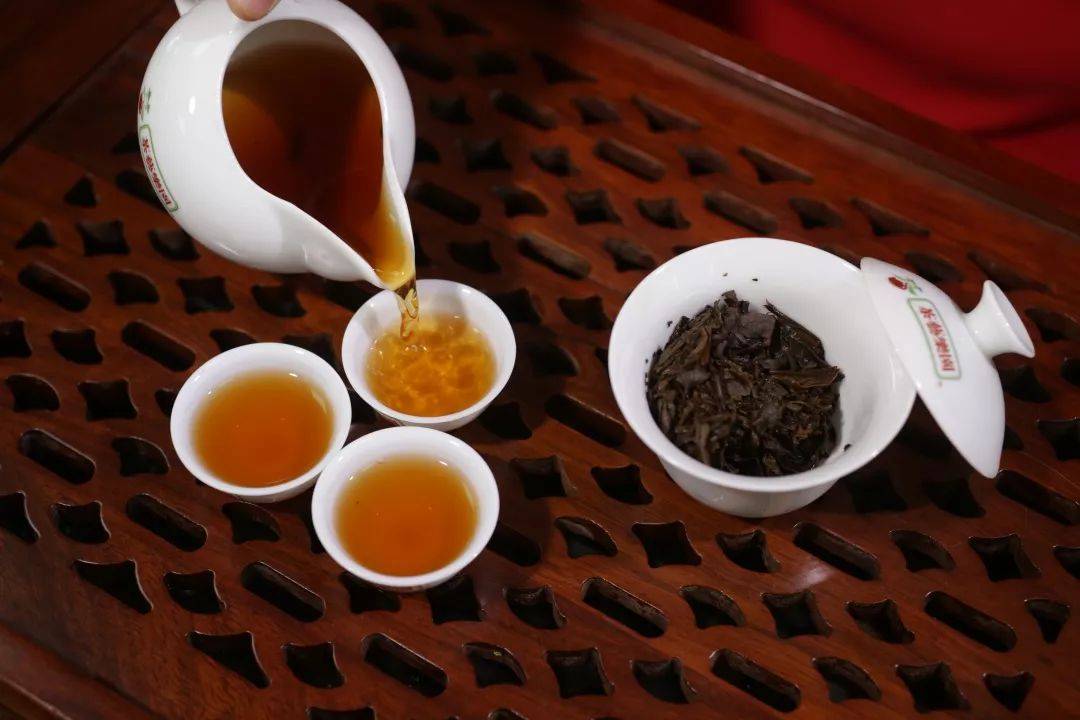 98年红丝带普洱茶价格：1998年中茶7542,之一批7222