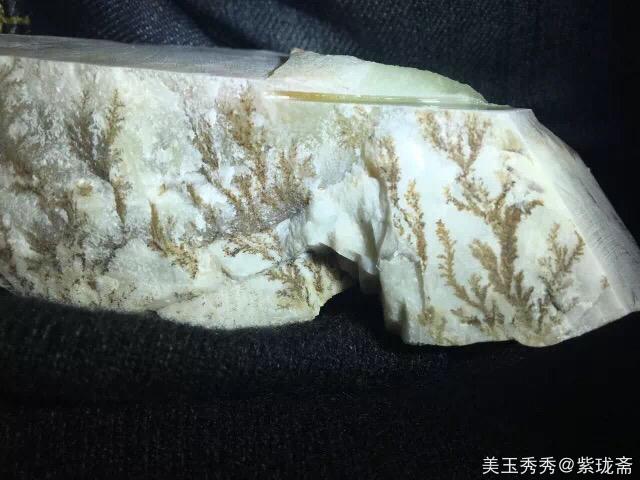 和田玉里的水草沁带时间长能退掉吗？如何处理和田玉中的瑕疵问题