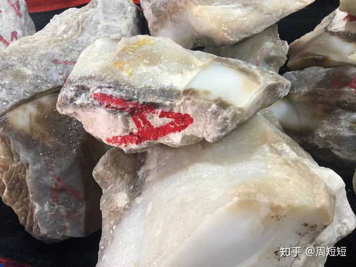 河南南阳的和田玉籽料为什么那么便宜，是真的吗？