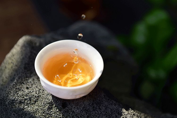 高香型普洱茶的七大种类及独特魅力：从古树熟茶到生茶，每种茶都有其特点。