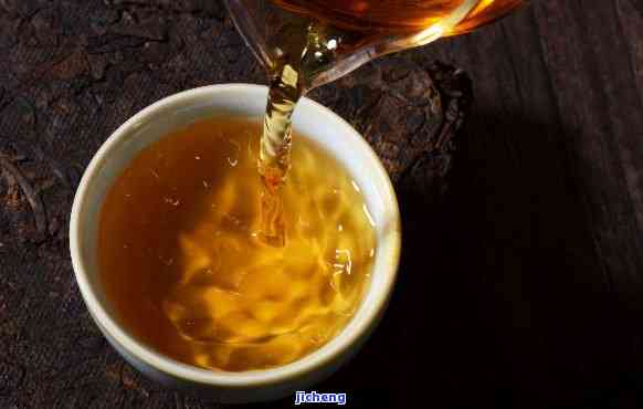 普洱茶：热水泡还是冷水泡？哪个更适合您的口味和健需求？