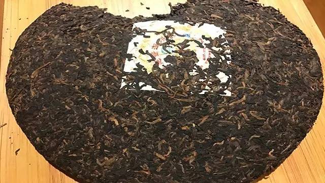 茶饼盒透明普洱茶制作全攻略：从选材到品鉴的详细步骤及注意事项