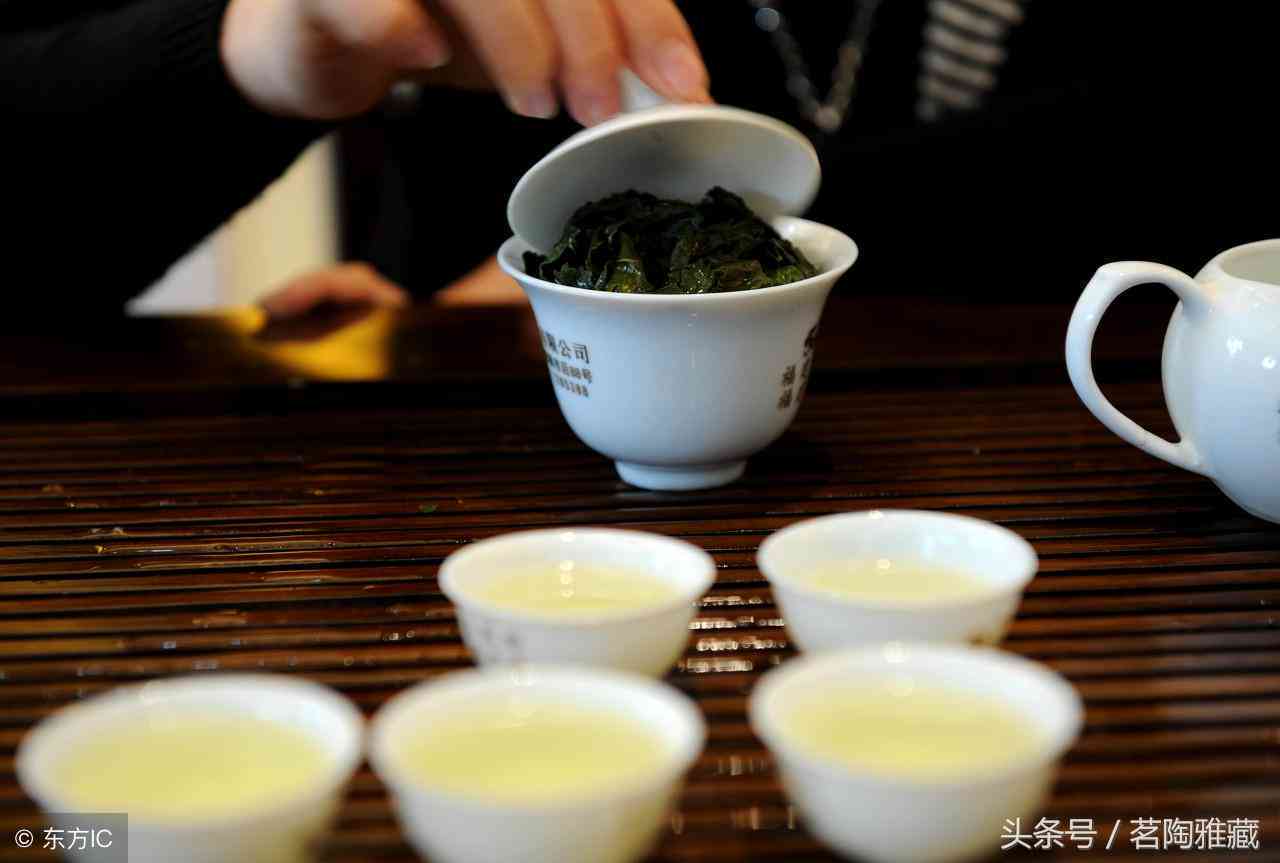 普洱茶与豆蔻搭配的益处、副作用及适宜人群：女生是否适合饮用？