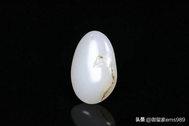 和田玉、羊脂白玉：两种不同的白色玉石解读与比较