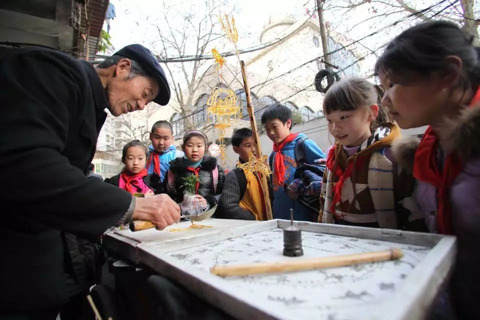 和田玉塔青山料：一场拍卖的风云变幻，探索其背后的珍稀魅力