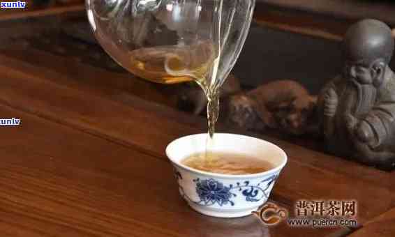 普洱茶冲泡的水及比例：什么度的水最适合普洱茶？