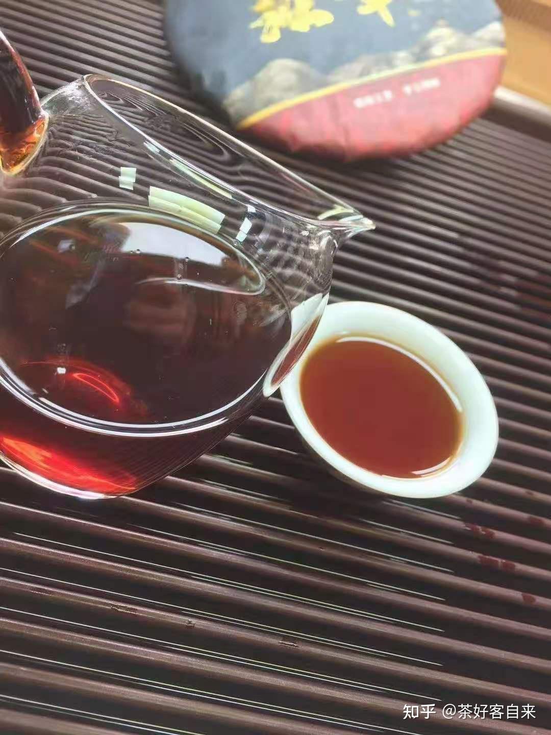 普洱茶饼发霉了还能喝吗？如何判断普洱茶饼是否已经变质？