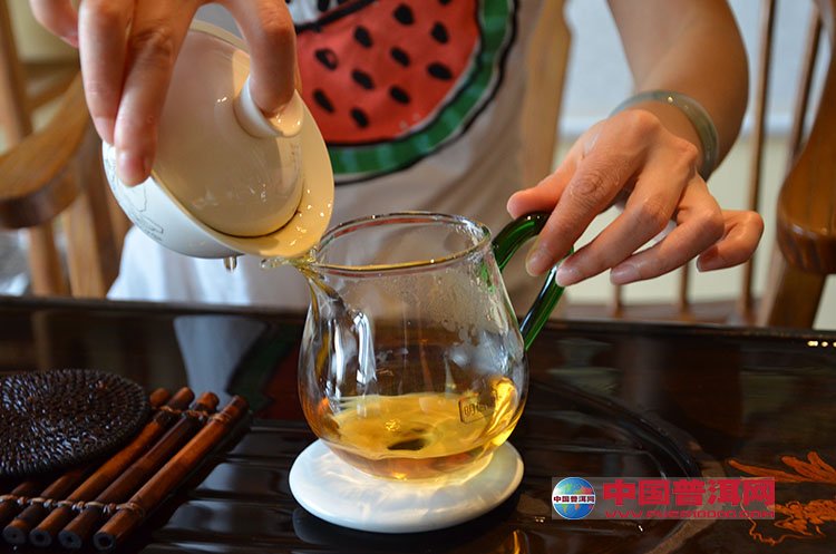 水蜜桃茉莉普洱茶：掌握正确泡法，品尝美味