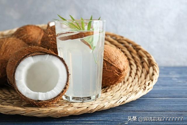 椰子水茶饮：一种健、天然的饮品组合